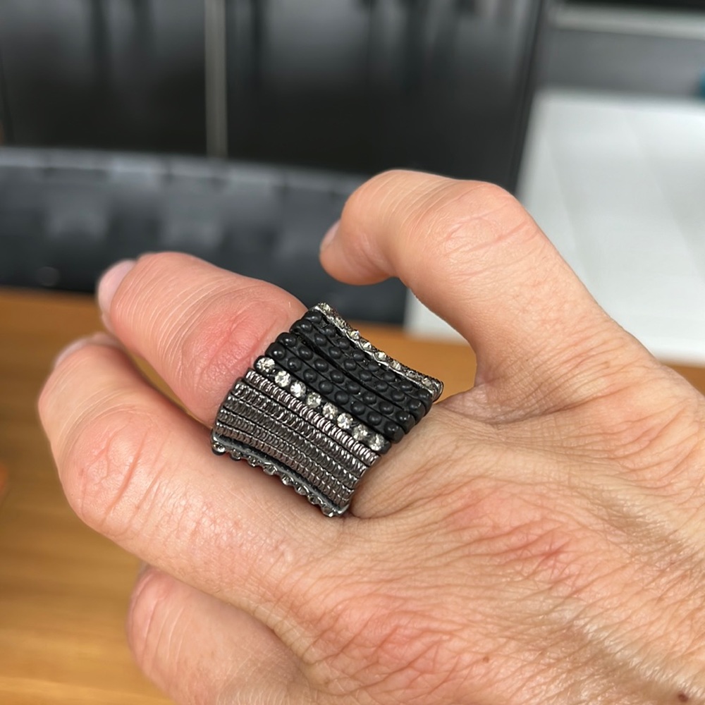 SILVER GUNMETAL-BLACK-RHINESTONE STRETCHY RING